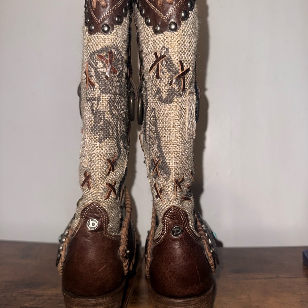 Old Gringo Decorative Boot Pair in Brown and Tan - Picture 3 of 7